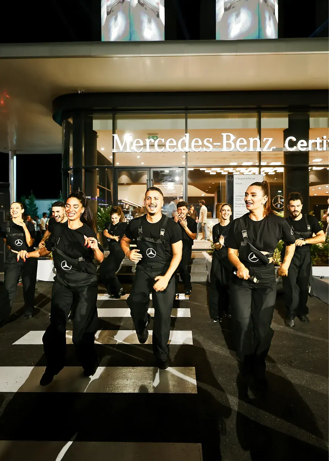 Live performance, Mercedes-Benz · Thoum · SevenPees